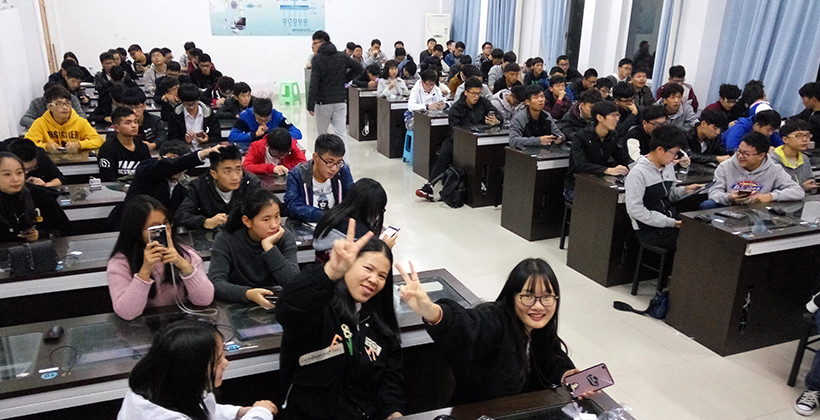 舞動(dòng)青春，火熱狂歡—優(yōu)麒麟16.10發(fā)布派對(duì)暨UKUI體驗(yàn)交流會(huì)